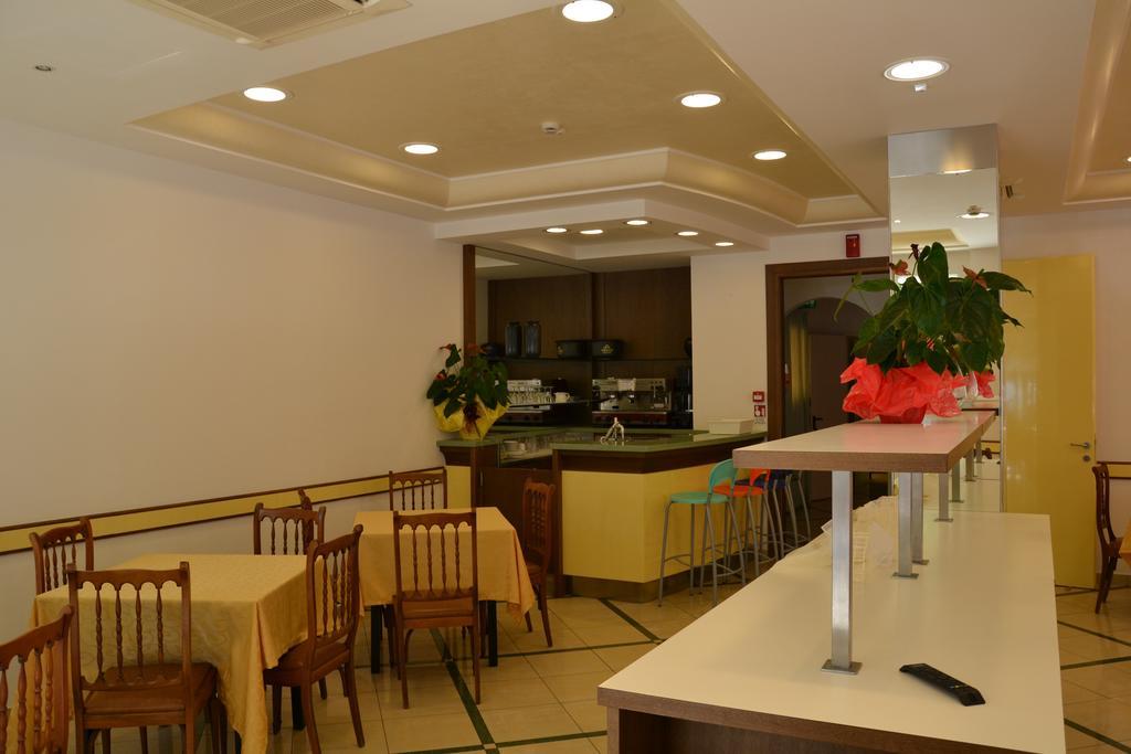 Hotel Ariston ميسانو ادرياتيكو المظهر الخارجي الصورة
