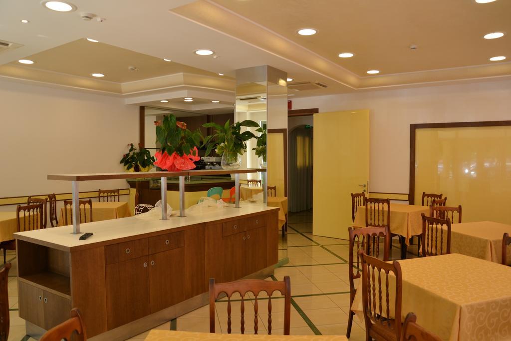 Hotel Ariston ميسانو ادرياتيكو المظهر الخارجي الصورة